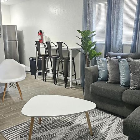 Big Tv Apartment 5 Miles From Hard Rock Casino Hollywood Exteriér fotografie