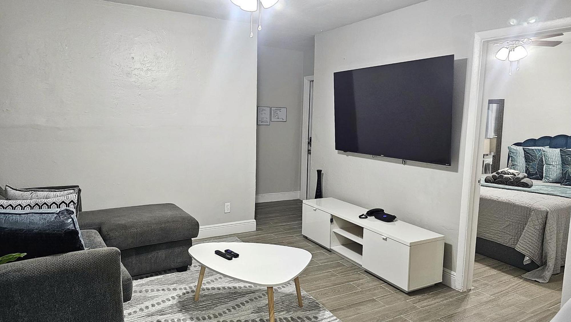 Big Tv Apartment 5 Miles From Hard Rock Casino Hollywood Exteriér fotografie